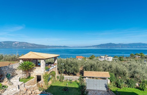 Molos-Agios Konstantinos House | Holiday house Arkitsa for 1 - 14 persons with 7 bedrooms - Holiday house