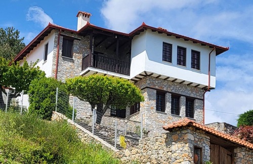Poroi House | Holiday house beach & mountain for 2-6 people, great sea views from everywhere, pool