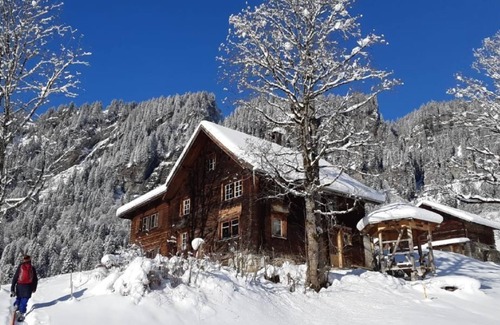Braunwald Ski Chalet | Holiday house Braunwald for 1 - 11 persons with 7 bedrooms - Farmhouse