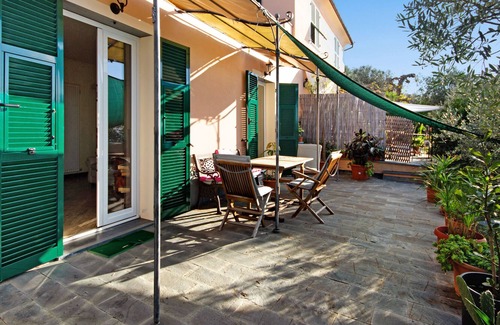 Pieve Ligure House | Holiday house 'Casa Paradise' with sea view and garden