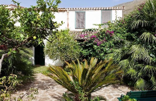 Castelluzzo House | Holiday house Castelluzzo for 1 - 5 persons with 3 bedrooms - Holiday house