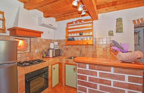 Cokuni House | Holiday house Dolores * fenced garden, private pool, BBQ, free WiFi