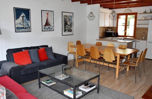 Escarrilla House | Holiday house Escarrilla for 1 - 10 persons with 3 bedrooms - Row house