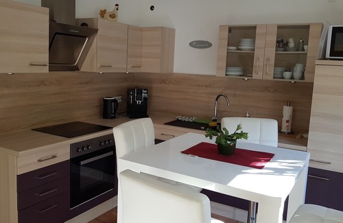 Fichtenwalde House | Holiday house Fichtenwalde, 160m², 2.5 BZ, 3SZ, WZ, dining room, kitchen, garden, VDSL
