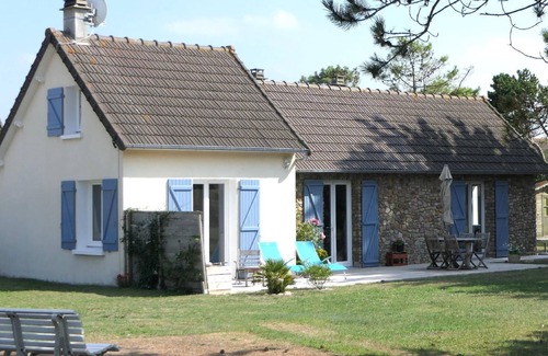 Anneville-sur-Mer House | Holiday house Anneville sur Mer for 1 - 4 persons with 2 bedrooms - Holiday house