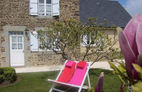 Le Mesnil-Ozenne House | Holiday house Le Mesnil Ozenne for 1 - 2 persons with 1 bedroom - Row house