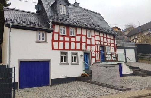 Hubingen House | Holiday house Hübingen Cottage - 6-bed apartment