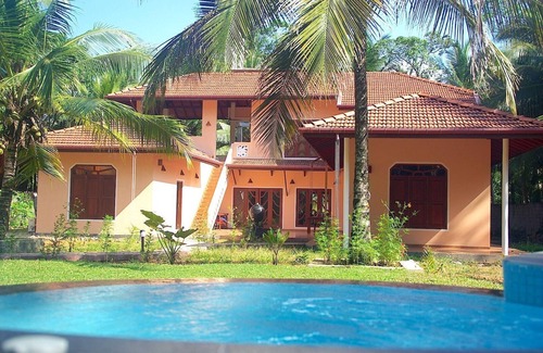 Habaraduwa House | Holiday house Habaraduwa for 1 - 14 persons with 5 bedrooms - Holiday home