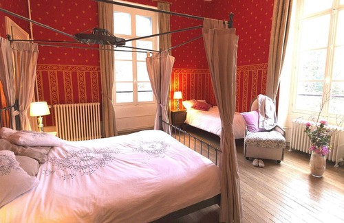 Mussy-sur-Seine Other | Holiday house in Château de Champagne, luxurious, private for 1 Family/group