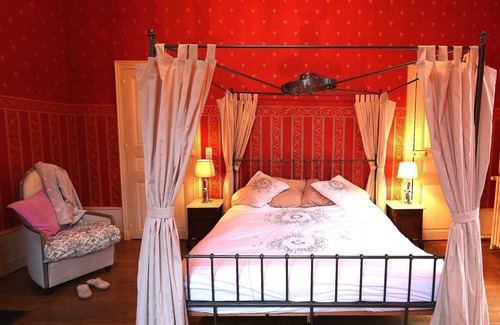 Mussy-sur-Seine Other | Holiday house in Château de Champagne, luxurious, private for 1 Family/group