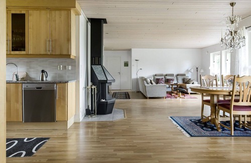Holminge House | Holiday house in Hölminge with panoramic views of Lake Bolmen | SE06024