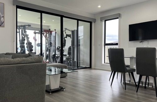 Wallan House | Holiday House in Wallan with mountain view.