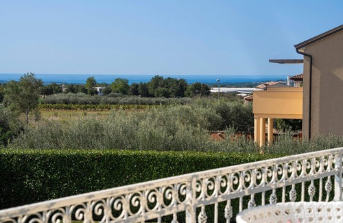 Labinci House | Holiday house Kastelir for 1 - 12 persons with 6 bedrooms - Holiday house