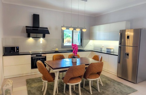 Ksamil House | Holiday house Ksamil for 1 - 8 persons with 4 bedrooms - Holiday home