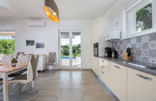 Becici House | Holiday house Labin for 1 - 6 persons with 3 bedrooms - Holiday house