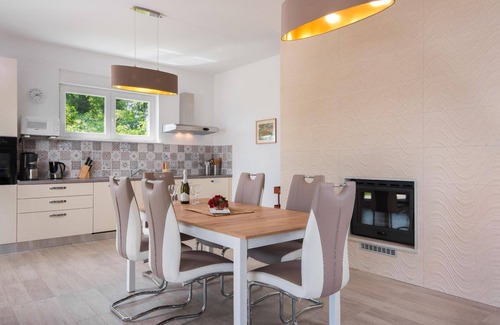 Becici House | Holiday house Labin for 1 - 6 persons with 3 bedrooms - Holiday house