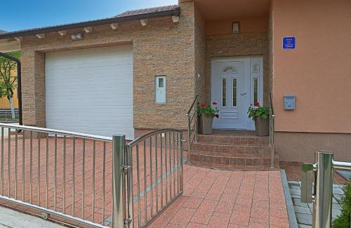 Otocac House | Holiday House Lana