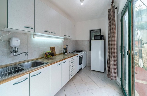 Bobovisca House | Holiday house Lozisca for 1 - 10 persons with 5 bedrooms - Row house