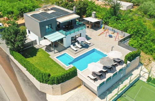 Grubine House | Holiday house "Luxury" Grubine with pool and amazing view and heated pool