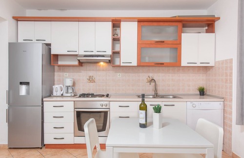 Trnbusi House | Holiday House Mila for family vacation by the river and the sea.