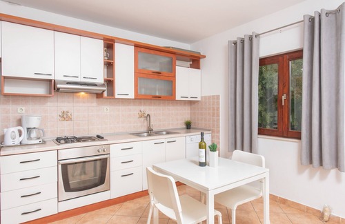 Trnbusi House | Holiday House Mila for family vacation by the river and the sea.