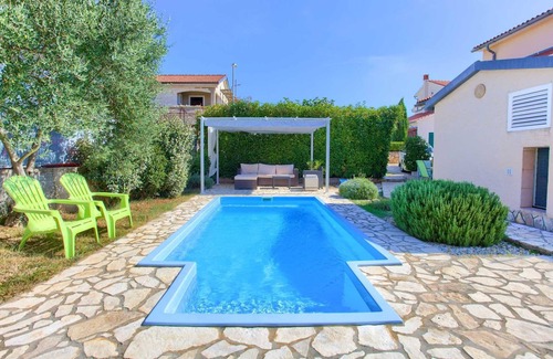 Linardici House | Holiday house NIKA with pool and jacuzzi