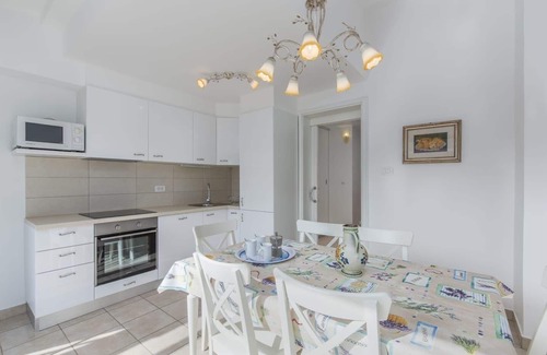 Mareda House | Holiday house Novigrad for 1 - 4 persons with 2 bedrooms - Row house