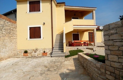Liznjan House | Holiday house Oriana . suitable for families with children