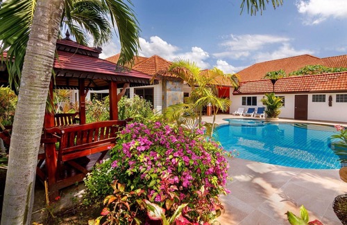 Nong Prue House | Holiday house Pattaya for 1 - 12 persons with 6 bedrooms - Holiday house