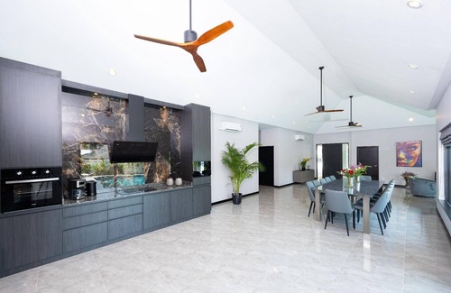 Nong Prue House | Holiday house Pattaya for 1 - 12 persons with 6 bedrooms - Holiday house