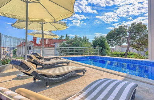 Strozanac House | Holiday house Podstrana for 1 - 8 persons with 3 bedrooms - Holiday home