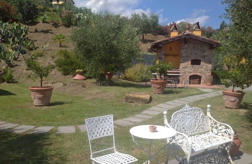 Capannori House | holiday House "Poggio della Civetta"