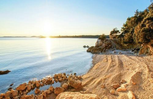 Punta Kriza Apartment | Holiday house Punta Blue & Orange 5m from the sea, island Cres