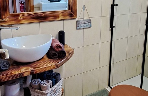 Marindol Apartment | Holiday house River Kolpa Apartment