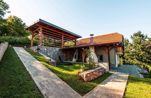 Dvor House | Holiday house rustically furnished