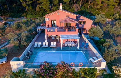 Alikias House | Holiday house Skopelos for 1 - 16 persons with 5 bedrooms - Holiday home