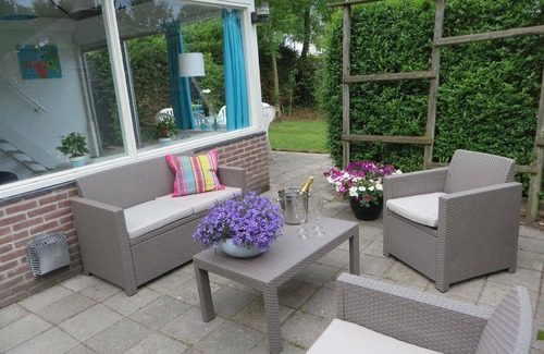 Stavenisse House | Holiday house Stavenisse for 1 - 4 persons with 2 bedrooms - Row house