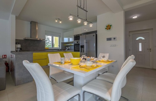Stokovci House | Holiday house Svetvinčenat for 1 - 6 persons with 3 bedrooms - Holiday home