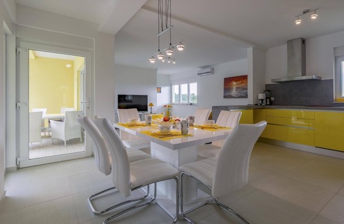 Stokovci House | Holiday house Svetvinčenat for 1 - 6 persons with 3 bedrooms - Holiday home