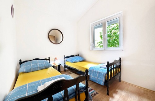 Srijane House | Holiday house Tamy - with hot tub: - Srijane, Riviera Split, Croatia