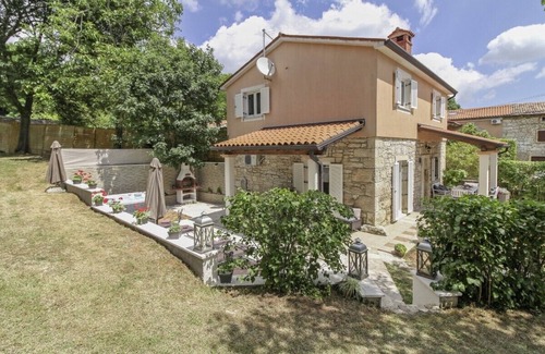 Melnica House | Holiday house Tiffany * 5000 m2 garden, playground, perfect for families