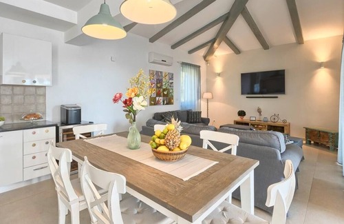 Muzini House | Holiday house Tomisici for 1 - 12 persons with 5 bedrooms - Holiday home