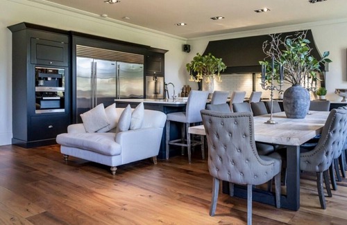 Torquay House | Holiday house Torquay for 1 - 10 persons with 5 bedrooms - Holiday house