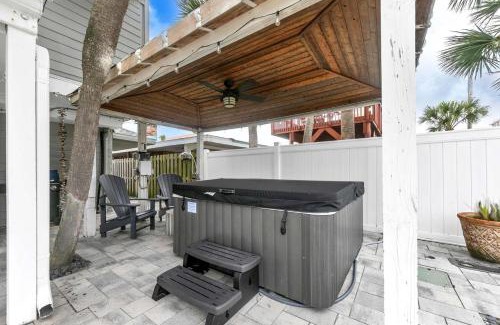 Crescent Beach House | Holiday House