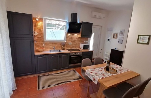 Silo House | Holiday house Vantačići for 1 - 3 persons with 2 bedrooms - Row house