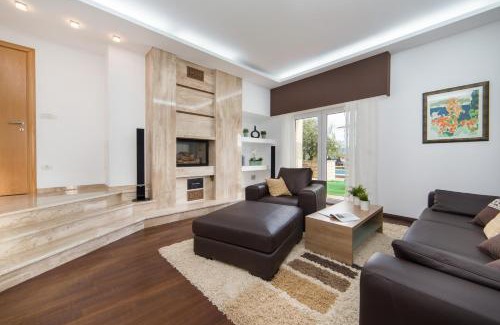Trn Villa | Holiday House Villa Maca