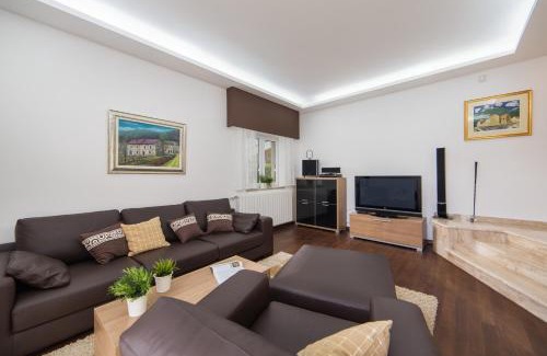 Trn Villa | Holiday House Villa Maca
