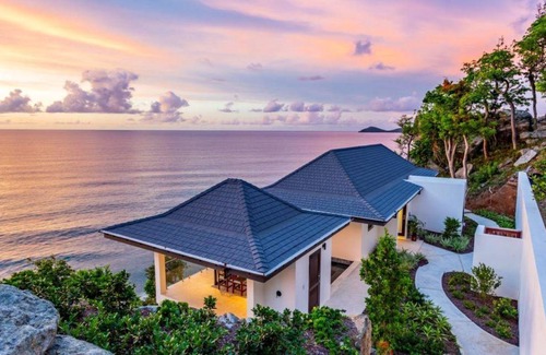 Tortola House | Holiday house with private pool for 8 persons 2 children approx. 500 m² in Trunk Bay, Tortola