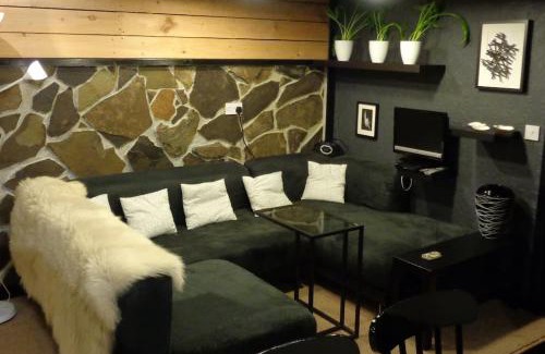 Sangomore House | Holiday House with garden and sauna