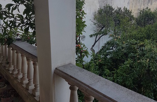 Centro Storico Apartment | HOLIDAY HOUSE WITH LARGE GARDEN CENTRAL SWEATER AREA (LE)